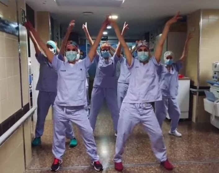 VIDEO: sanitarios bailando